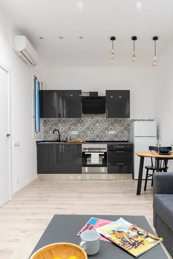 Cozy Studio Apartment 5 Min From Camp Nou Barcelona España