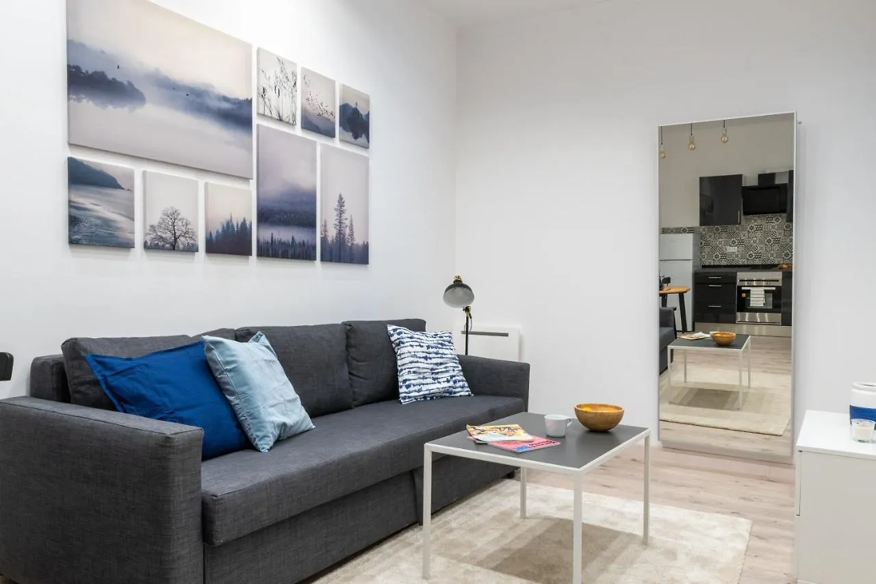 Cozy Studio Apartment 5 Min From Camp Nou Barcelona España