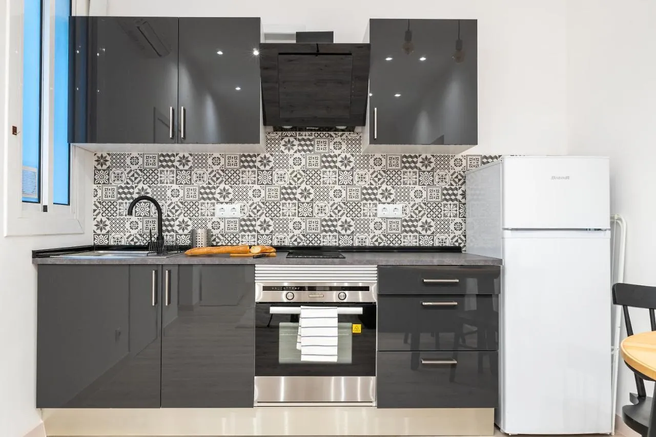 Cozy Studio Apartment 5 Min From Camp Nou Barcelona